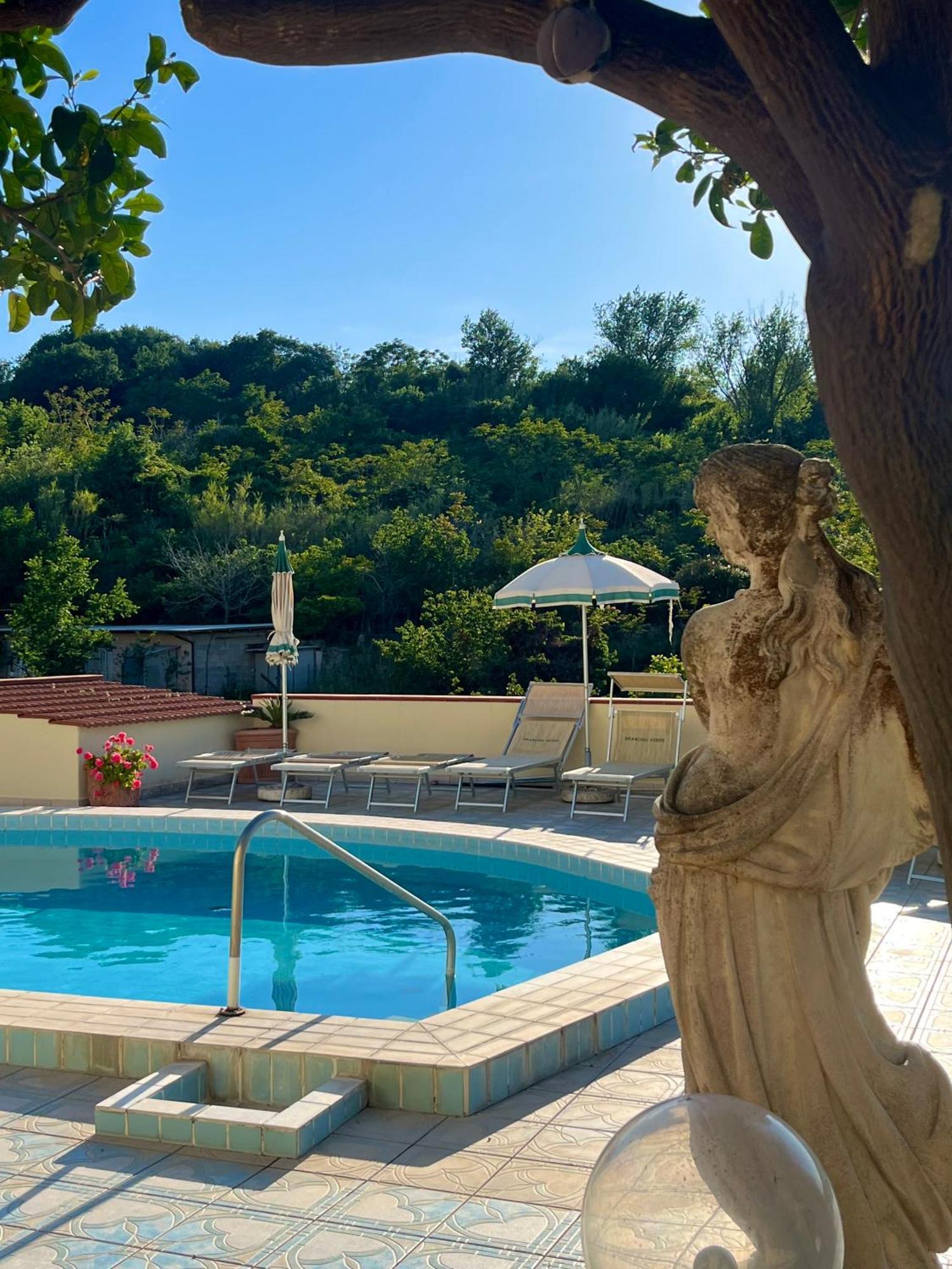 Resort Villa Flavio カザミッチョラ・テルメ エクステリア 写真