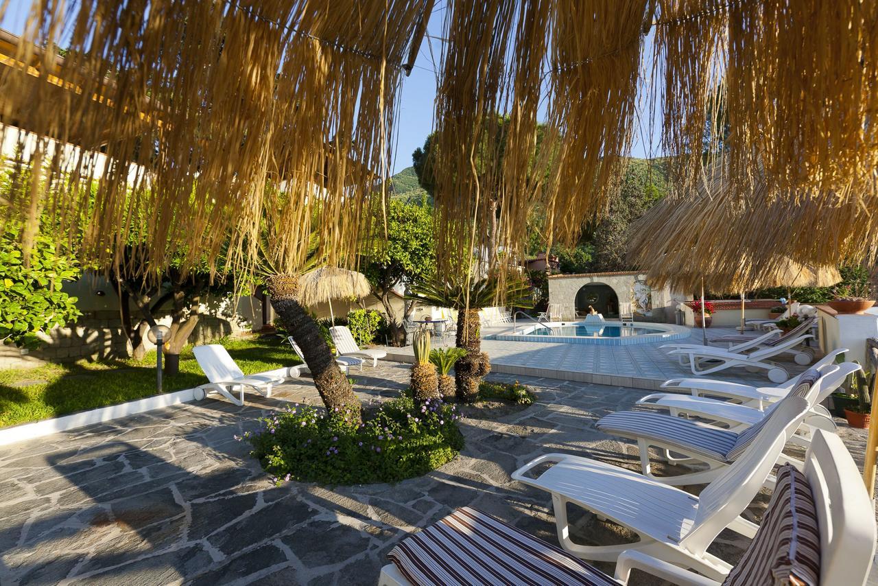 Resort Villa Flavio カザミッチョラ・テルメ エクステリア 写真