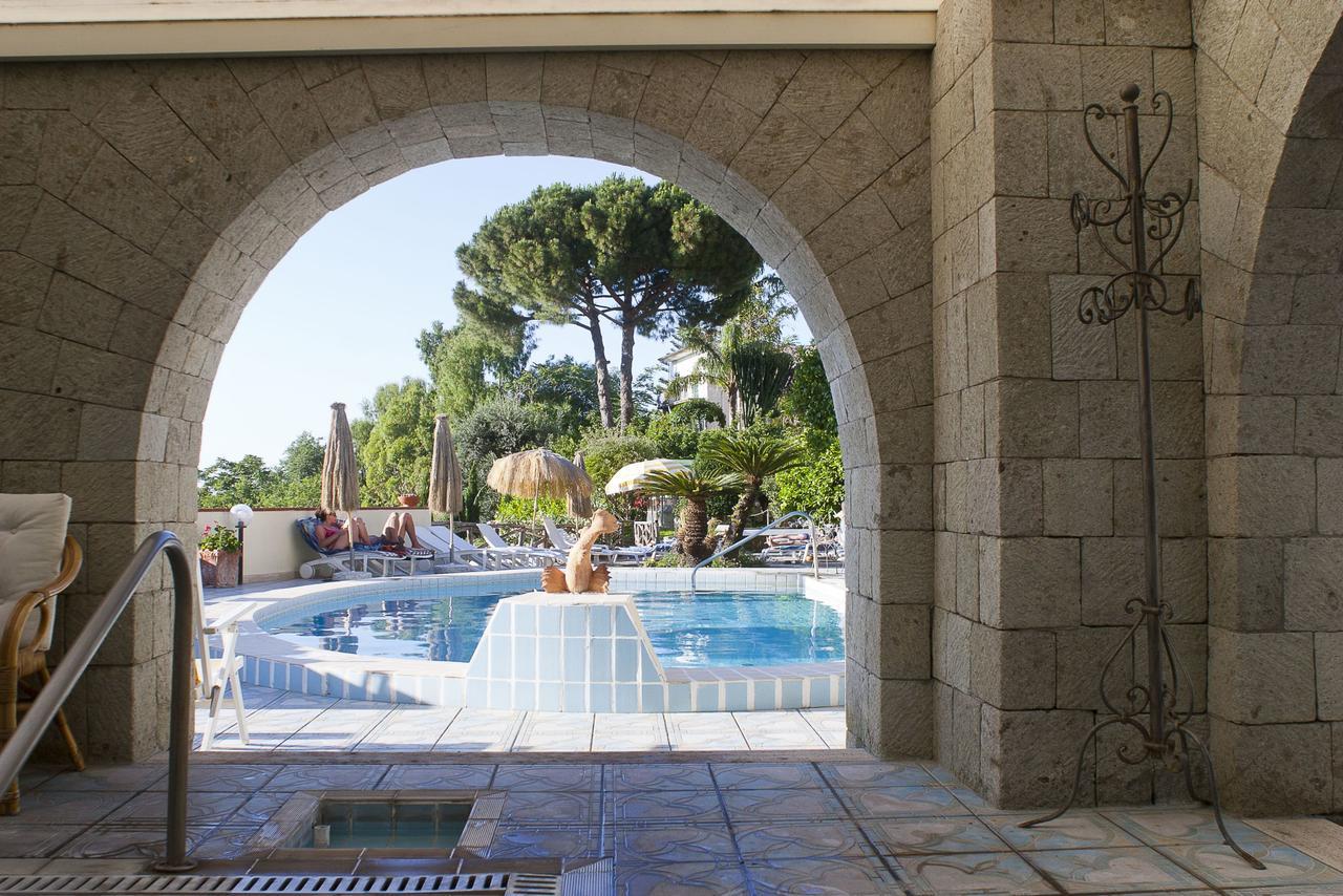 Resort Villa Flavio カザミッチョラ・テルメ エクステリア 写真