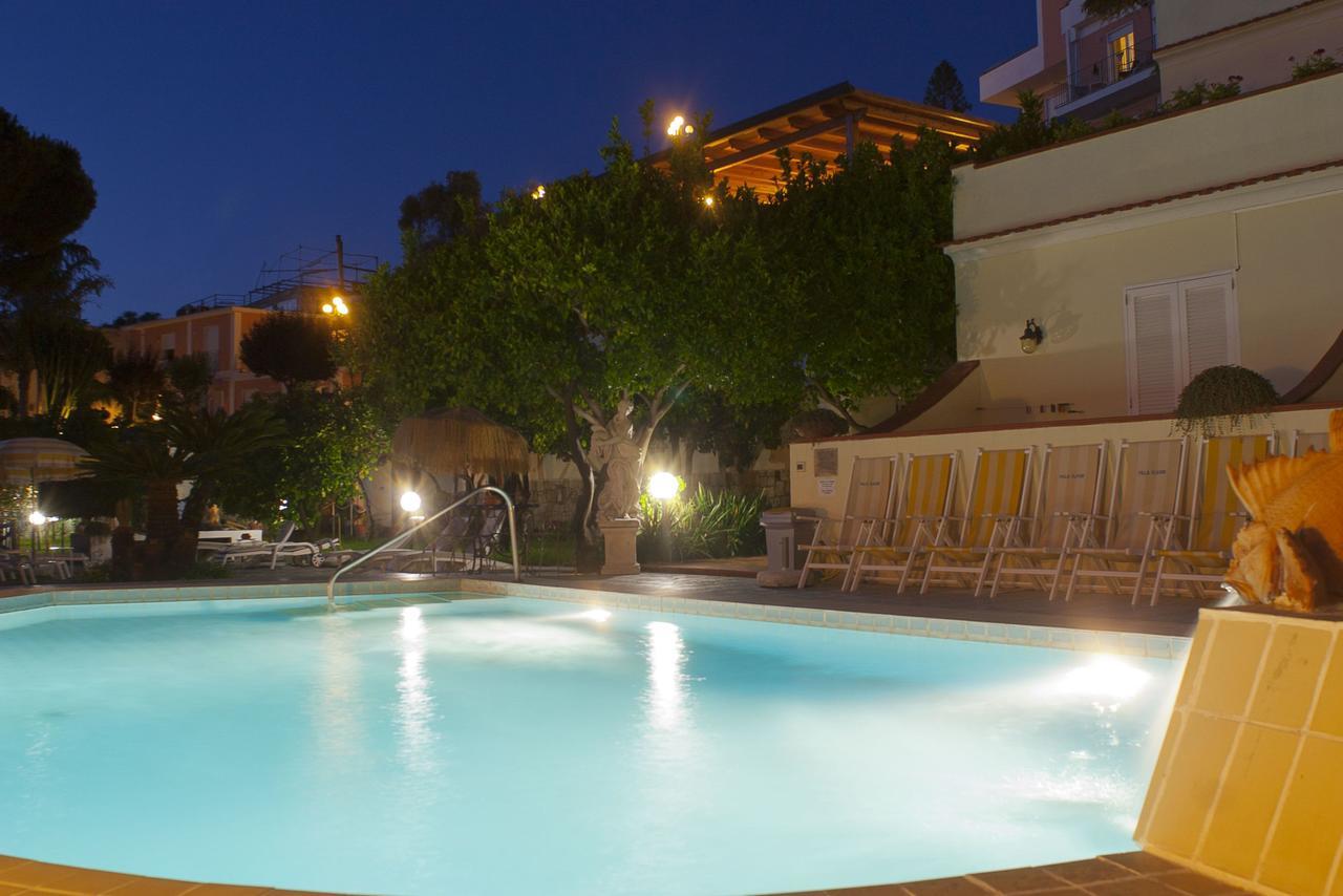 Resort Villa Flavio カザミッチョラ・テルメ エクステリア 写真